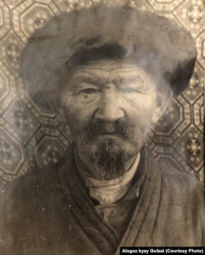 Жетілген және жастар арасындағы топтық секс туралы бейне