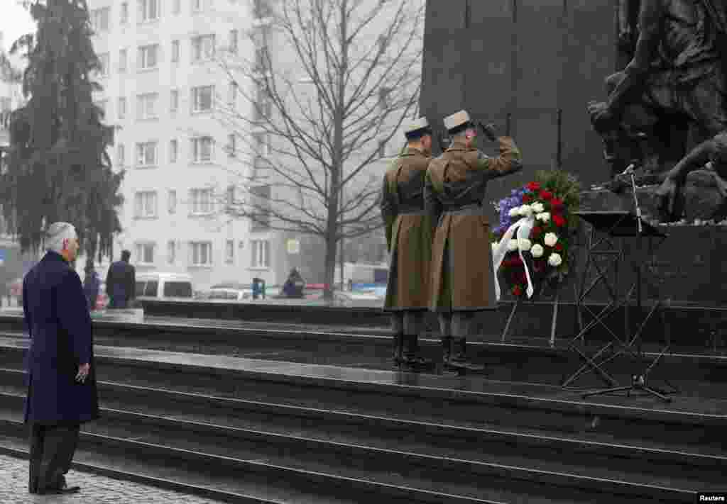 U.S. Secretary of State Rex Tillerson takes part in a wreath-laying ceremony to commemorate International Holocaust Remembrance Day at the Warsaw Ghetto, Poland, on January 27. (Reuters/Kacper Pempel)&nbsp;