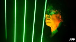 ژان میشل ژار، از پیشروان موسیقی الکترونیک