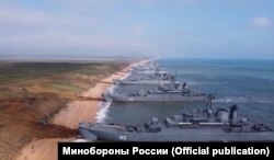 Кораблі Чорноморського флоту Росії біля берегів Криму, квітень 2021 року