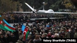 Ադրբեջան - Իսրայելական արտադրության Hermes-900 անօդաչու թռչող սարքը Բաքվում «հաղթանակի զորահանդեսի» ժամանակ, 10-ը դեկտեմբերի, 2020թ.