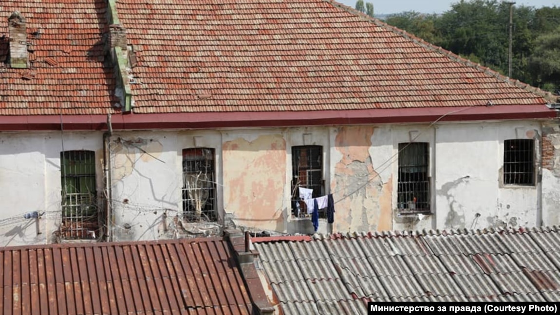 Надворешноста на едно од затворските крила во КПУ Идризово