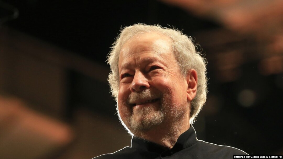 Pianistul brazilian Nelson Freire la finalul concertului de la Sala Palatului 