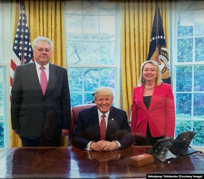 Володимир Єльченко з Дональдом Трампом під час його першого президентського терміну. Фото з домашнього архіву Єльченка