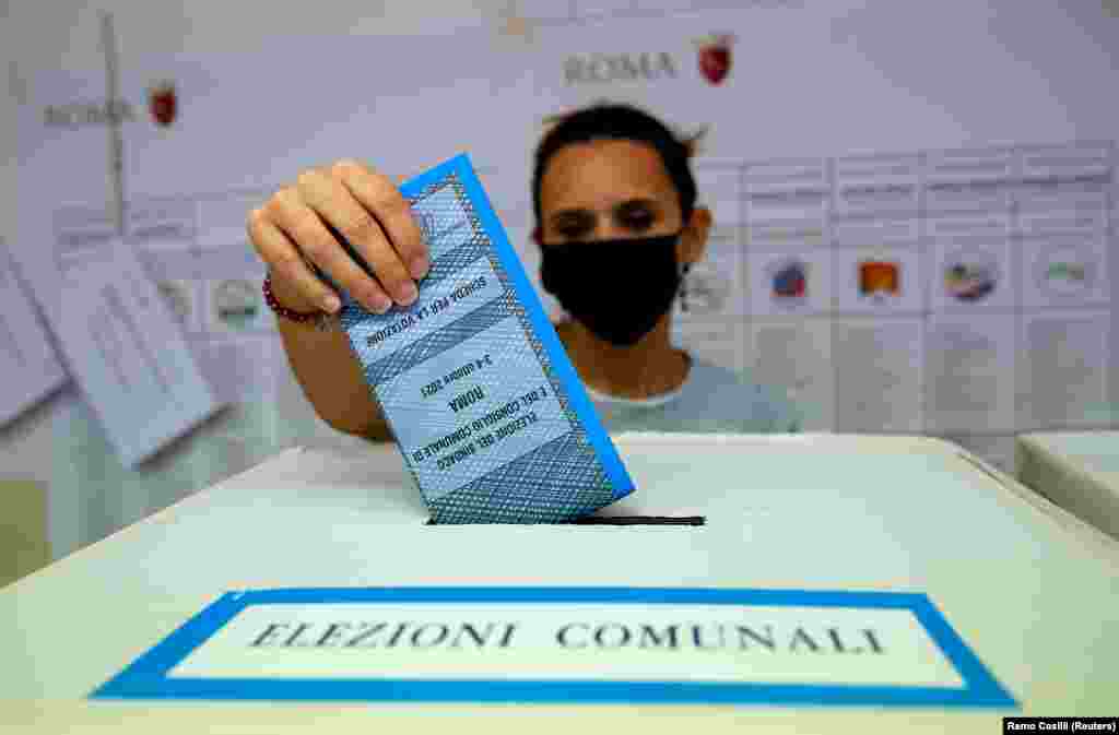 ИТАЛИЈА - Околу 12 милиони Италијанци вчера и денеска гласаа на изборите за новите лидери на 1.192 општини, вклучувајќи ги Рим, Милано, Неапол и Торино. Овие избори се тест за односите со јавноста со големите партии.