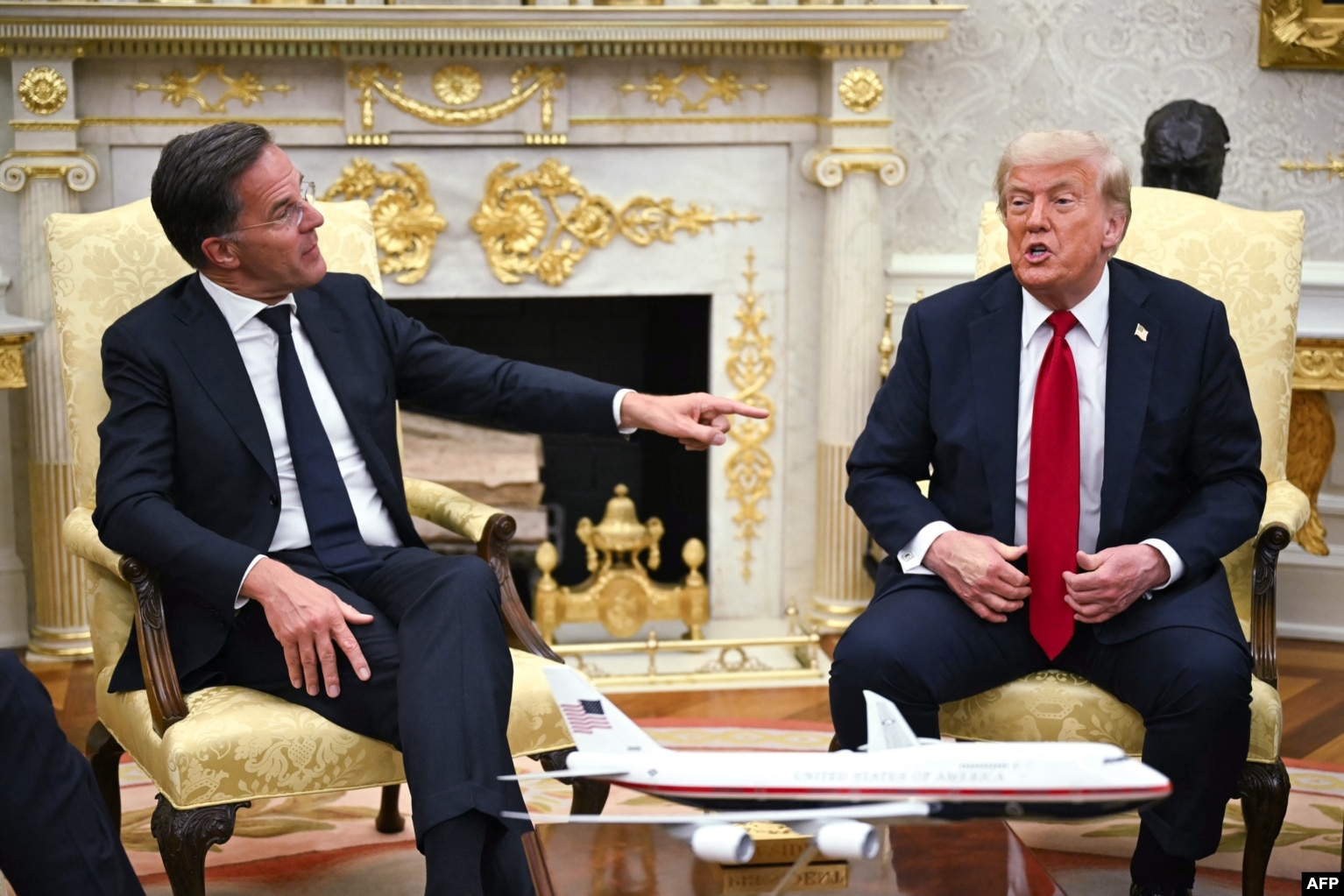 Президент США Дональд Трамп та генеральний секретар НАТО Марк Рютте в Білому домі, 14 липня 2025 року