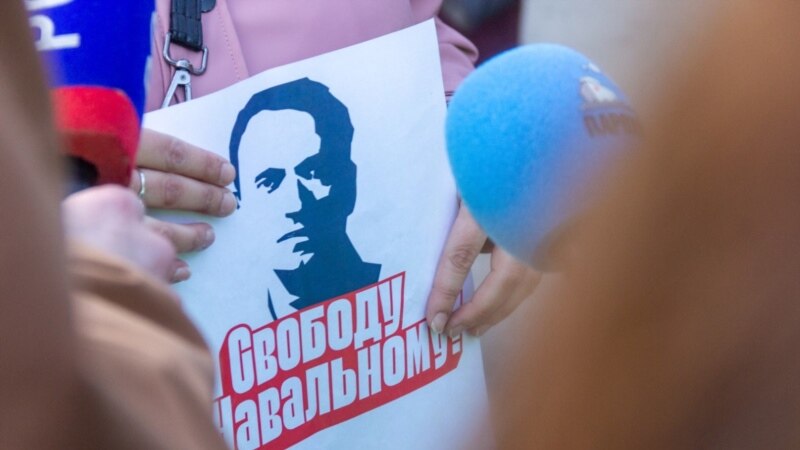 Соратники Навального объявили акцию "Путин – убийца"