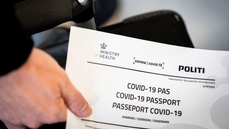 A do të ju duhet “pasaporta e vaksinës” për të udhëtuar?