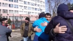 Активисты на свободе: в Симферополе освободили четверых крымчан (видео)