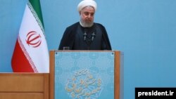 حسن روحانی می‌گوید که سیاست ایران در مقابل فشار حداکثری آمریکا، «مقابله و ایستادگی است».