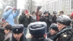 Москва: митингге чыккандар кармалды