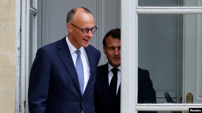 Fransa prezidenti Makron Parisdə yeni seçilmiş Almaniya kansleri Mertslə görüşür