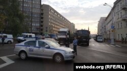 Міліцэйскае ачапленьне ў Менску, 30 жніўня