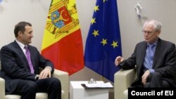 Cu președintele UE, Herman Van Rompuy la Bruxelles, la începutui lui decembrie.