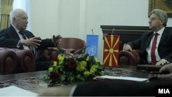 Средба на медијаторот Метју Нимиц со претседателот Ѓорге Иванов во Скопје. 