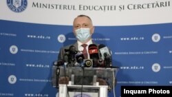 Autoritățile nu știu în ce format va începe școala după 8 noiembrie, deoarece trebuie să existe o decizie împreună cu partea sanitară. Imagine cu ministrul Educației, Sorin Câmpeanu. 