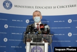 La începutul lunii august, Sorin Cîmpeanu a anunțat în conferință de presă organizarea concursului pentru directori.