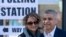 Kryetari i ri i Londrës, Sadiq Khan (djathtas) dhe gruaja e tij, Saadiya, 5 Maj 2016, Londër