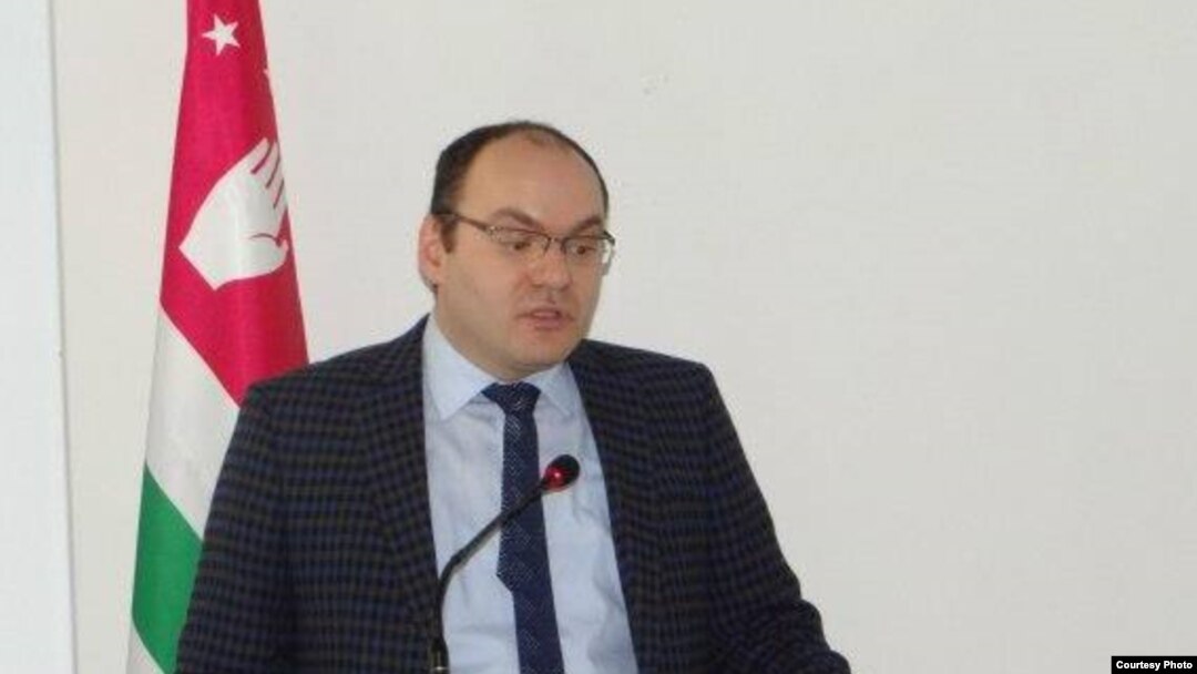 По словам главы Нацбанка Беслана Барателия, задача программы кредитования субъектов малого предпринимательства не кредитование с нуля, а поддержка уже существующего малого бизнеса