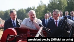 Лукашэнка з чыноўнікамі, 2021 год