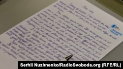 В укритті, під завивання сирен: як писали радіодиктант національної єдності (фотогалерея)