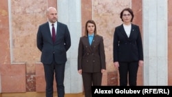 De la stânga la dreapta: Vladimir Bolea, Ludmila Catlabuga, Daniella Misail-Nichitin sunt noii miniștri în Guvernul Recean.