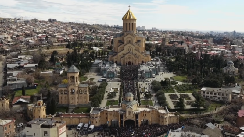 სამების ტაძარი სავარაუდოდ დილის საათებამდე არ დაიკეტება