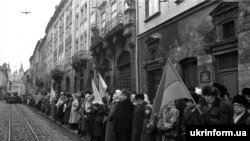 «Живий ланцюг» 1990 року від Львова до Києва – фотоархів