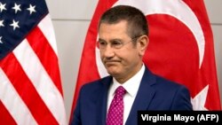 Министерот Нуретин Џаникли