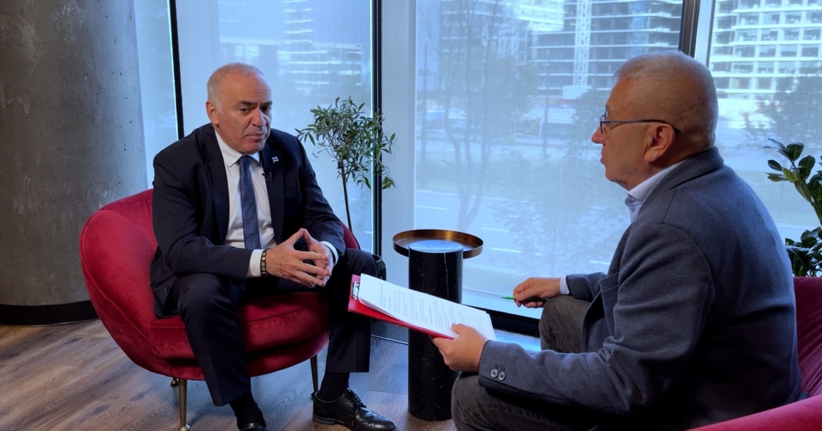 Kasparov  Bisedimet me Putinin janë të kota  lufta është  baza ideologjike  e pushtetit të tij