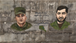 «Չեք ջնջի մարդկանց հիշողությունը». զոհված զինվորների դիմանկարները մաքրում են պատերից