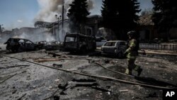 Pasojat nga sulmet ruse në Druzhkivka më 2 gusht 2025. 