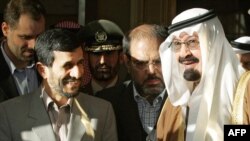 Iranian President Mahmud Ahmadinejad (left) with Saudi King Abdullah in Riyadh in 2007