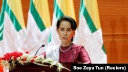 Udhëheqësja ‘de fakto’ e Mianmarit, Aung San Suu Kyi.