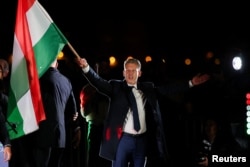 პეტერ მადიარი გამარჯვებას ზეიმობს