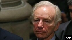 Fostul senator Joe Lieberman