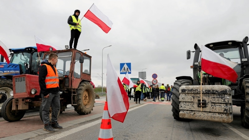 Полските земјоделци ја прекинаа блокадата на границата со Украина