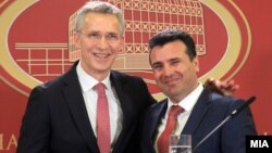NATO-nun baş katibi Jens Stoltenberg yanvarın 18-də Makedoniyaya səfəri zamanı baş nazir Zoran Zaevlə görüşüb
