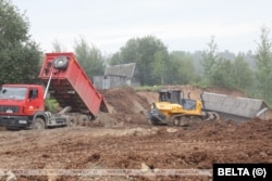Будаўнічыя работы на месцы абвалу берагу Дзьвіны