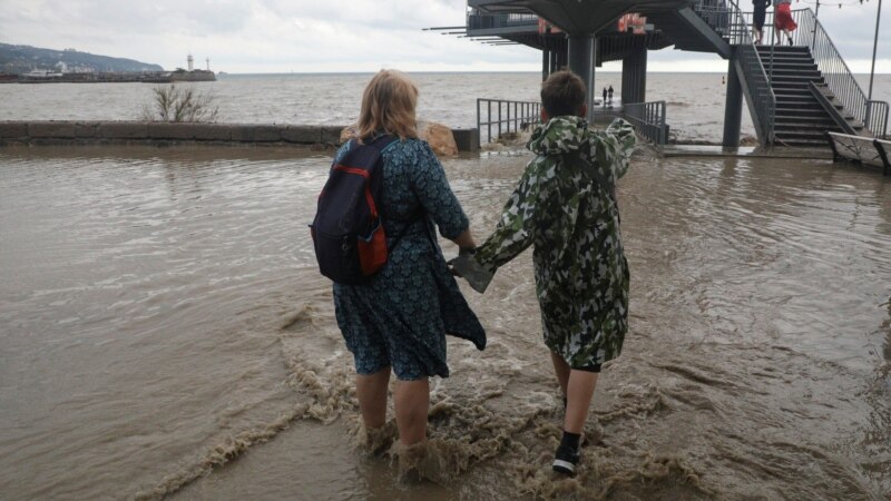 Аксенов рассказал, когда жителям затопленной Ялты дадут воду