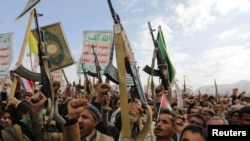 Huthi supporters rally in the rebel-controlled Yemeni capital, Sanaa. (file photo)