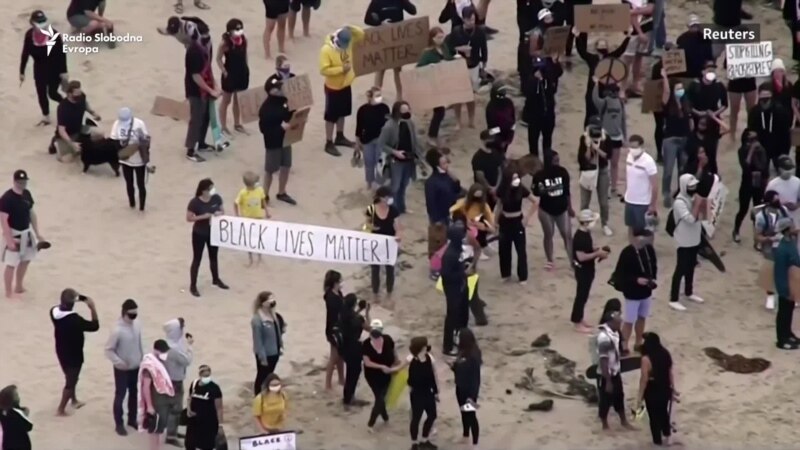 Mirne demonstracije u čast Floydu širom SAD-a