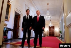 Fotografi arkivi: Mark Rutte kur ishte kryeministër i Holandës dhe Donald Trump gjatë mandatit të parë presidencial. Korrik, 2019.