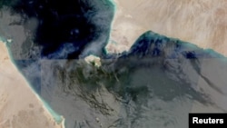 تصویری ماهواره‌ای از تنگه باب‌المندب که عرض آن در باریک‌ترین نقطه حدود ۲۸ کیلومتر است