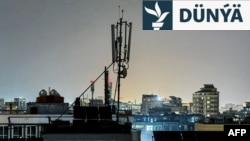 Kabulyň jaýlarynyň üçegindäki telearagatnaşyk antennasy