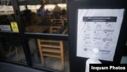 Restaurantele și barurile rămân deschise. Accesul este permis doar cu certificatul verde.