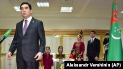 Prezident Gurbanguly Berdimuhamedow 2017-nji ýylyň fewral aýynda geçirilen soňky prezident saýlawlarynda 