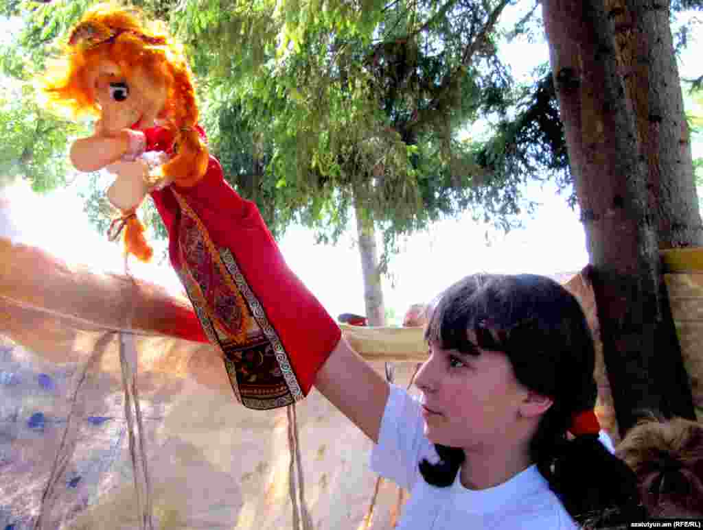 “Անբան Հուռիի” դերակատարը - Ֆոտոռեպորտաժը` Նանե Սահակյանի