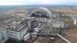 Чорнобильська АЕС перед насуванням конфайнменту