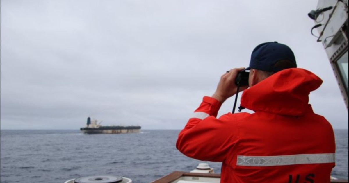 Forcat amerikane e kapin një cisternë ruse në Atlantik